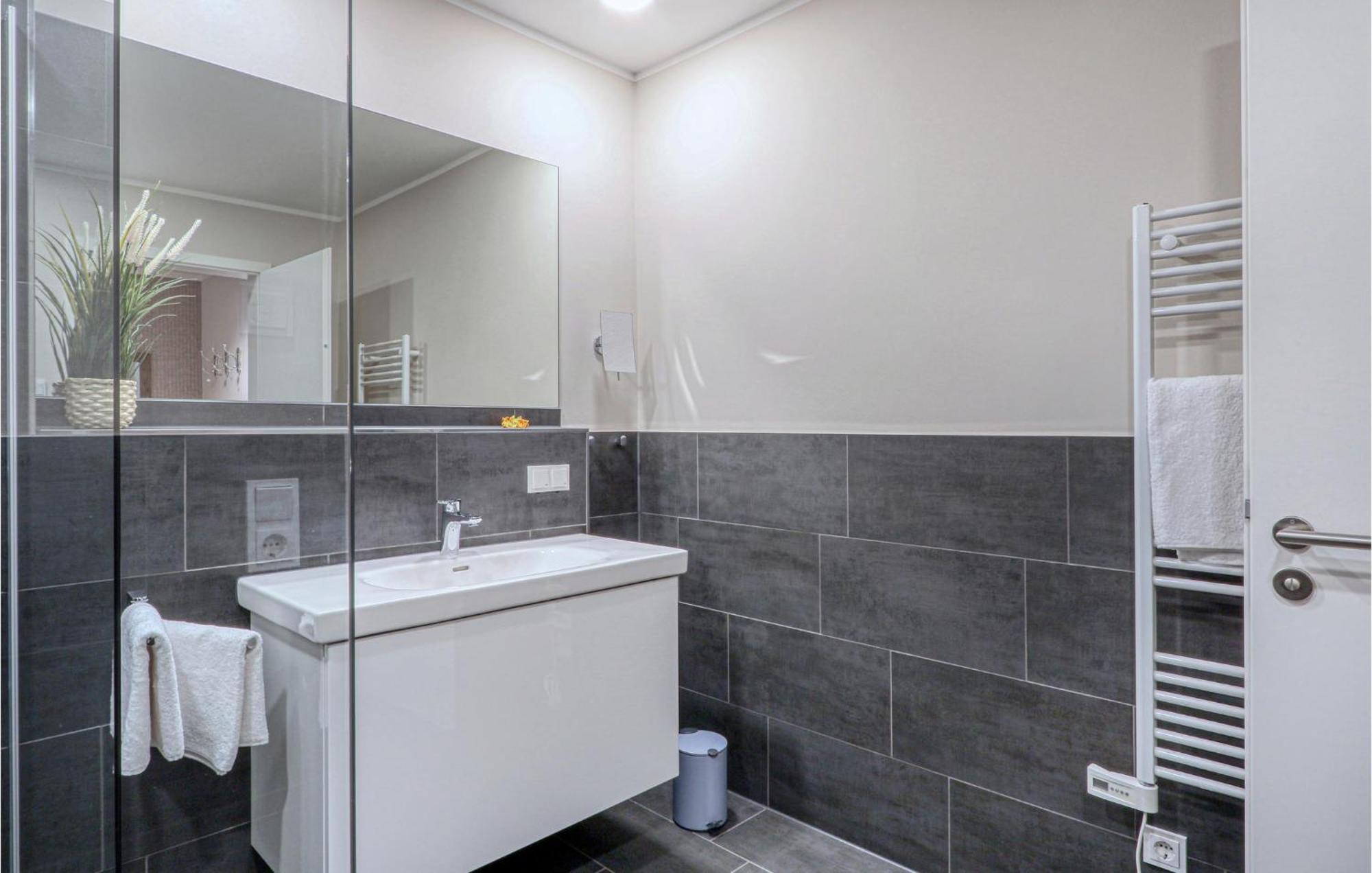 Nice apartment in Ostseebad Boltenhagen with 1 Bedrooms, Sauna&WiFi Buitenkant foto